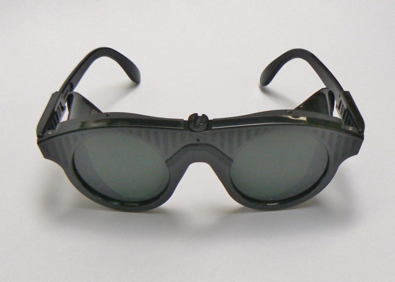Novel Safety Glasses Protective Glasses Shade 10 Goggles for Melting & Soldering - Image 3